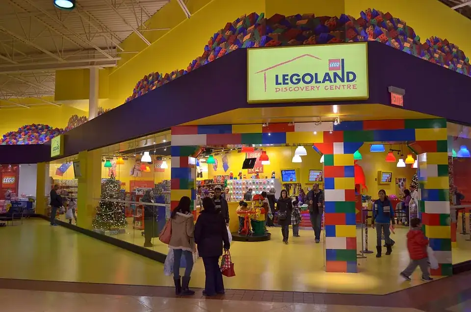 The colourful LEGO storefront at LEGOLAND Discovery Centre Toronto in Vaughan Mills